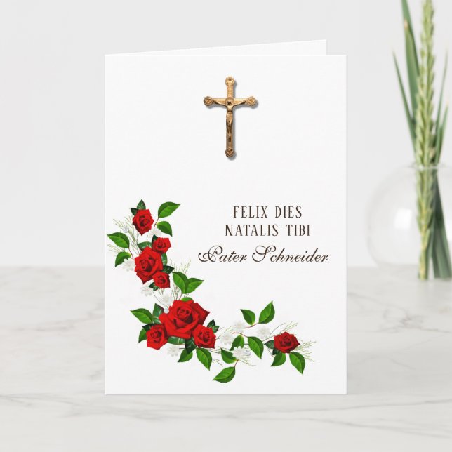 Cartão Rosas de Crucifixo de Aniversário do Padre Católic (Frente)