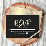 Cartão RSVP Bar Mitzvah Black Gold Foil Script Bold Moderno<br><div class="desc">Tenha orgulho, alegria e mostre este marco do seu Bar favorito Mitzvah! Inclua este cartão de inserção RSVP personalizado, moderno e impressionante para o seu evento. O roteiro gráfico de caligrafia em folha de ouro cobre um fundo preto rico, dramático. Personalize o texto personalizado com a data "responder por". Convites...</div>