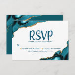 Cartão RSVP Bat Mitzvah Modern Dourado Turquoise Agate Script<br><div class="desc">Tenha orgulho, alegria e celebre este marco do seu Bat Mitzvah favorito com este cartão de inserção RSVP legal, único, moderno e personalizado para o seu evento! A tipografia de uma haste escura sobrepõe um fundo branco simples e limpo com rochas azul-turquesa, acentuadas com veias douradas falsas. Personalize o texto...</div>