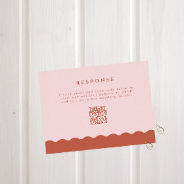 Cartão RSVP Boho Wavy Edge Terracotta & Blush Código QR Casame