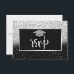 Cartão RSVP Boné de Formando de Prata com brilho,Festa de form<br><div class="desc">Boné de formatura de brilho prateado e confete sobre fundo preto.</div>