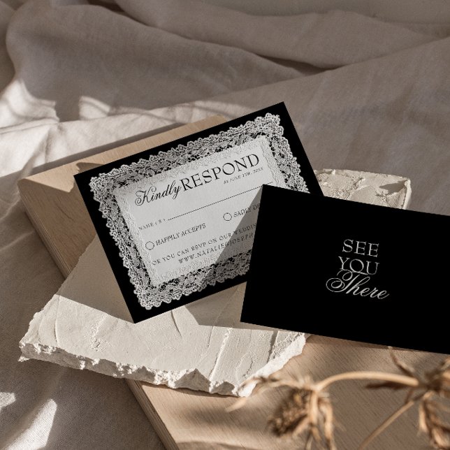 Cartão RSVP Casamento Clássico Preto e Branco com Renda Old Mo (Criador carregado)