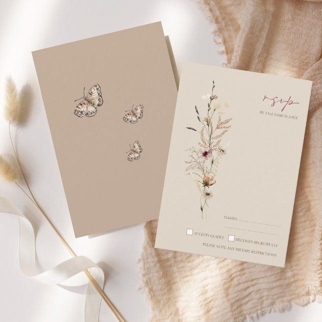 Cartão RSVP Casamento de Boho Brown com flores e borboletas (Boho Brown Wildflowers and Butterflies Wedding RSVP Card)