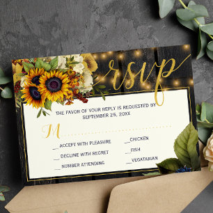 Cartão RSVP Casamento de madeiras de galeria russa no outono d