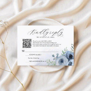 Cartão RSVP Casamento do Código QR Floral Azul com Script Româ
