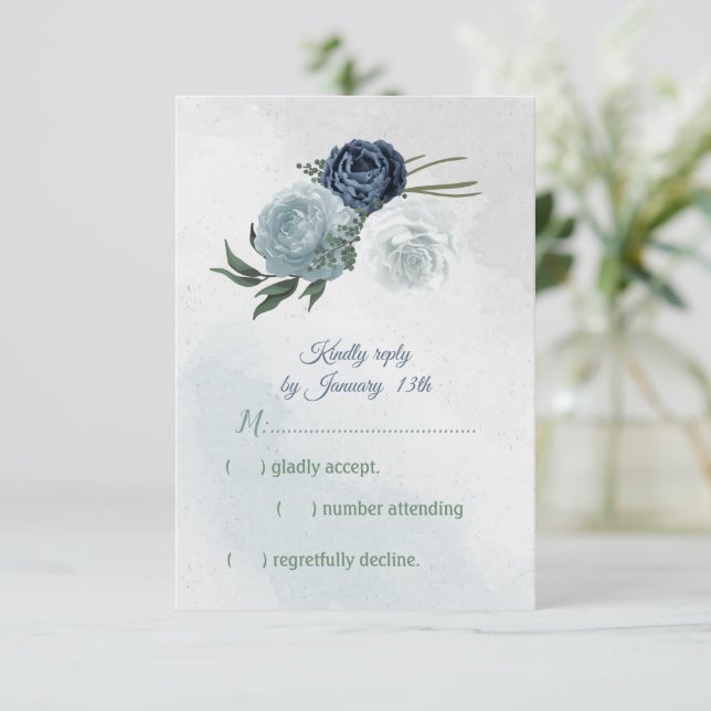 Cartão RSVP casamento floral branco e azul (Em pé/Frente)