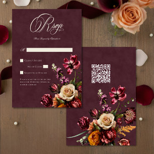 Cartão RSVP Casamento Floral Burgundy Outono Elegante QR Escur