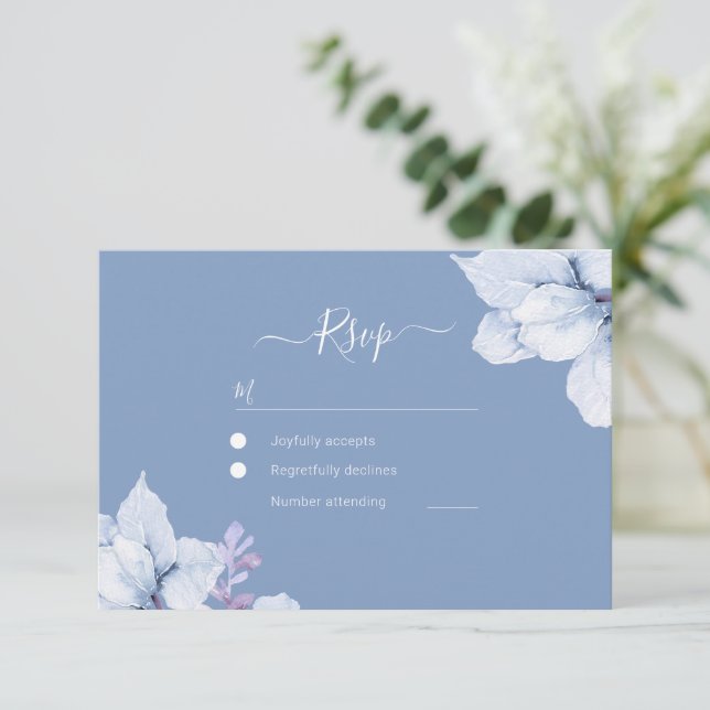 Cartão RSVP Casamento Floral de Cor Azul Elegante (Em pé/Frente)