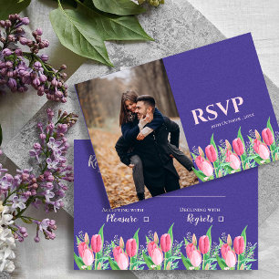 Cartão RSVP Casamento Floral de Tulipa Roxa e Bege com Foto