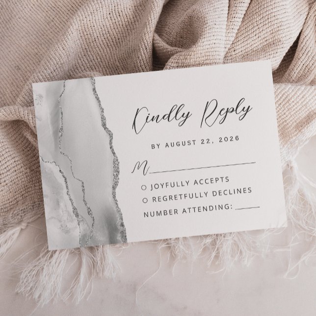 Cartão RSVP Casamento Moderno em Cinza Ágata Prata Script (Criador carregado)