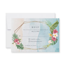 Casamento na Praia com Flores Tropicais