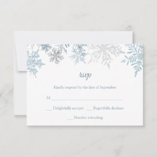Cartão RSVP Casamento no inverno de Natal Silver Blue Snowflak