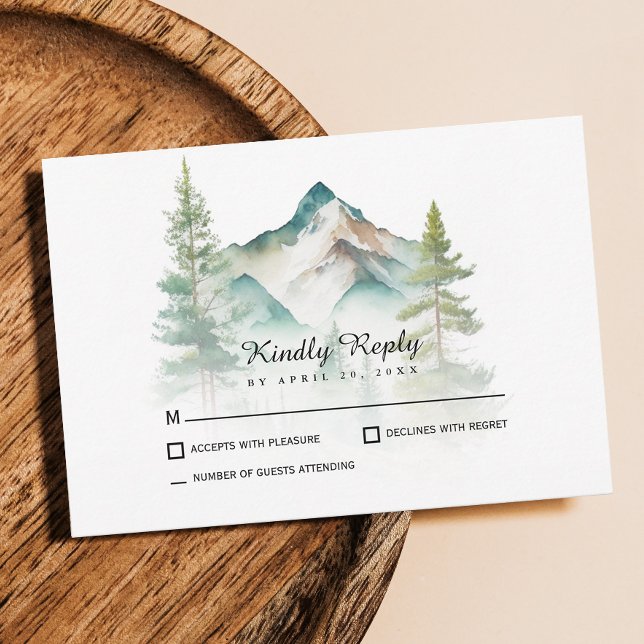 Cartão RSVP Casamento Simples De Montanha E Pinheiros (Rustic-inspired RSVP wedding card featuring a watercolor design of mountains and pine trees.)