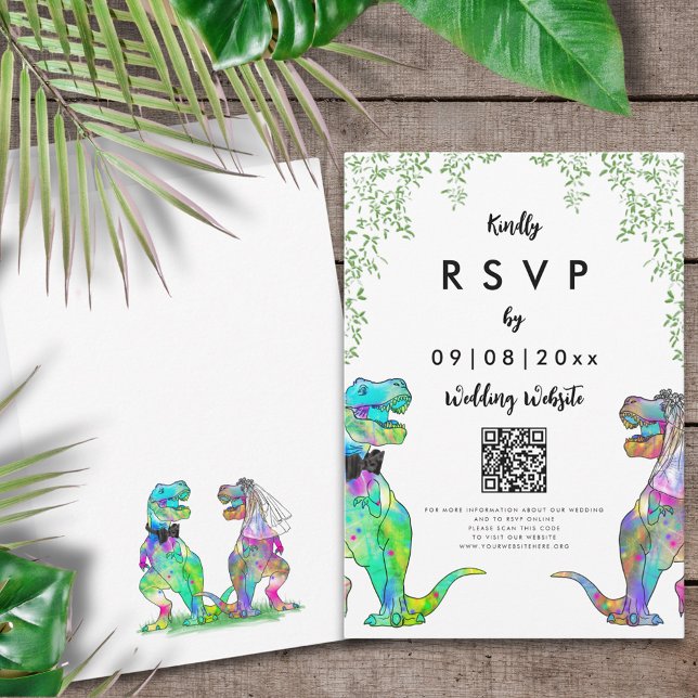 Cartão RSVP Casamento Temático de Dinossauro Responder Código  (T-Rex bride and groom colorful dinosaur wedding invitation RSVP enclosure card with website QR code)