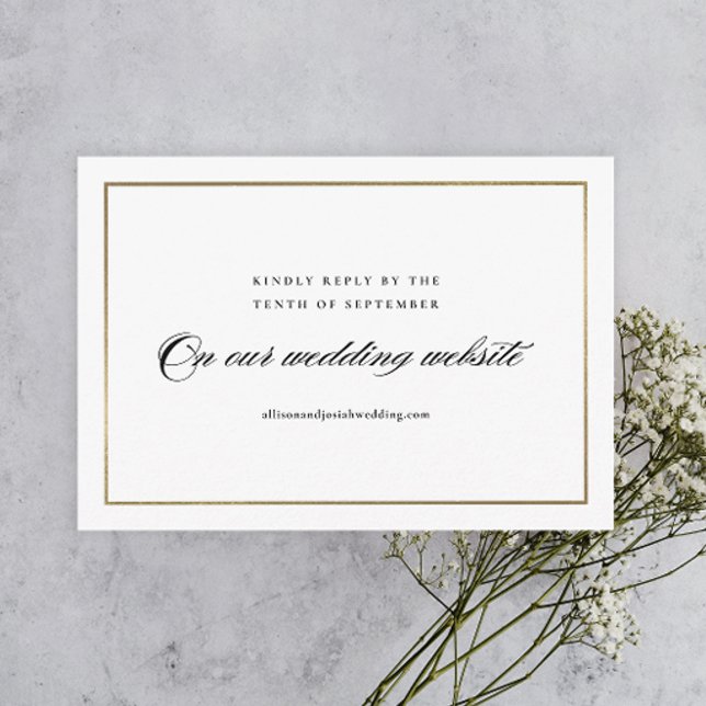 Cartão RSVP Clássico Site de Casamento Elegante Dourado Script (Elegant calligraphy black and white wedding website RSVP enclosure card. )