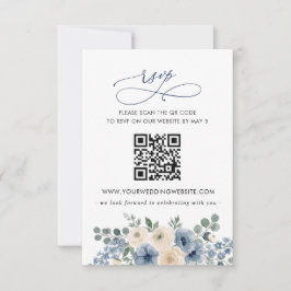Cartão RSVP Código QR Casamento Floral Azul Empoeirado Bege Ro