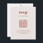 Cartão RSVP Código QR de casamento da Modern Brown Trendy Mix<br><div class="desc">A moderna carta RSVP de Código QR de Combinação de Combinação de Casamentos de Maravilha Marrom moderna apresenta emparelhamento de tipos modernos em cores ousadas e modernas.</div>
