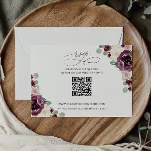 Cartão RSVP CÓDIGO QR Floral de Plum Botânico Moderno Elegante