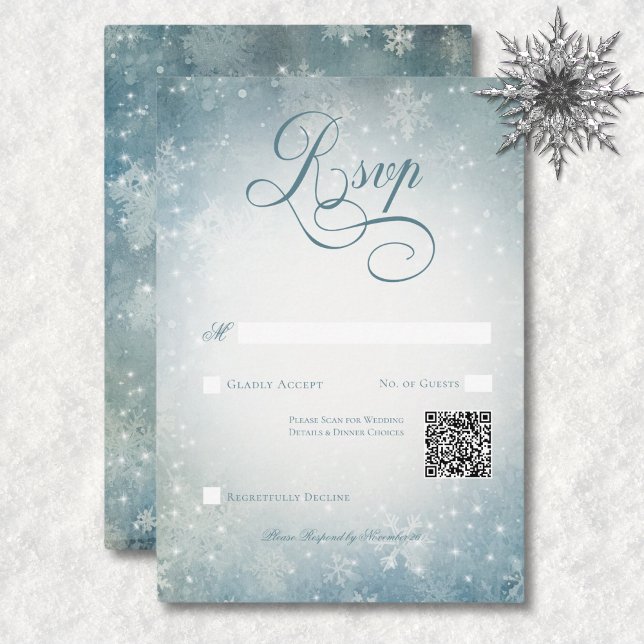 Cartão RSVP Código QR Romântico de Neve Azul e Branca de Neve (Romantic Falling Snow Blue & White Sparkle QR Code RSVP Card)