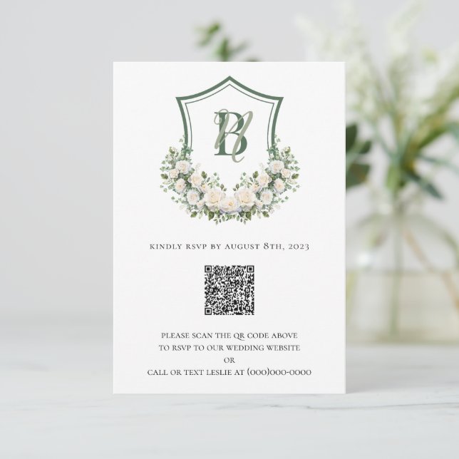 Cartão RSVP Crest de Flores Brancas Casamento (Em pé/Frente)