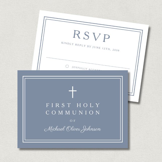 Cartão RSVP Cruz Religiosa Azul Empoeirada Menino Primeira Com (Dusty Blue Religious Cross Boy First Communion RSVP Card)