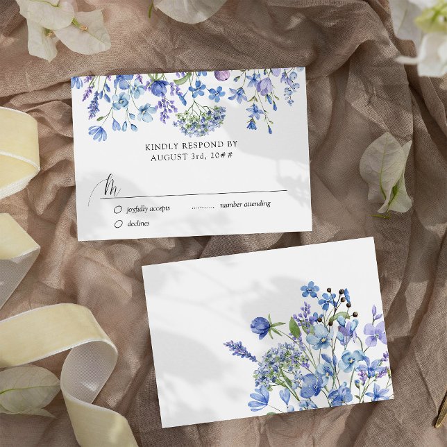 Cartão RSVP Deleita Floral De Casamento De Flor Selvagem (Floral Wedding RSVP Card from my Lilac + Periwinkle Wildflower Wedding Collection)