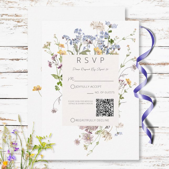 Cartão RSVP Delicate Boho Wildflower White Casamento Código QR (Delicate Boho Wildflowers White Wedding QR Code RSVP Card)