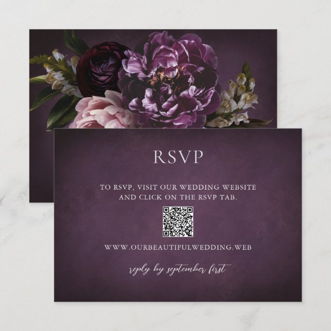Cartão RSVP Elegant Maximalist Purple Floral QR Code Wedding (Frente/Verso)