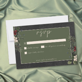 Cartão RSVP Elegant Winter Berries & Pine Black Wedding