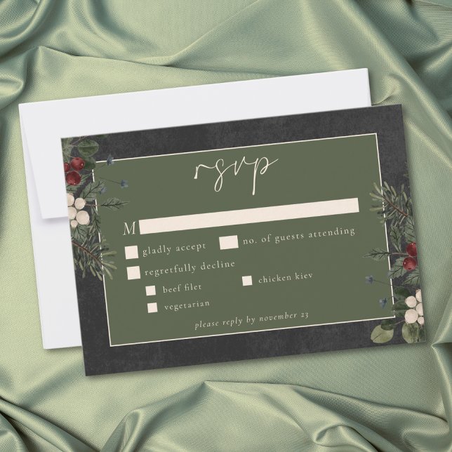 Cartão RSVP Elegant Winter Berries & Pine Black Wedding (Elegant Winter Berries & Pine Black Wedding RSVP Card)