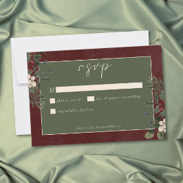 Cartão RSVP Elegant Winter Berries & Pine Burgundy Wedding