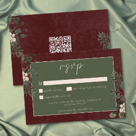 Cartão RSVP Elegant Winter Berries & Pine Burgundy Wedding QR