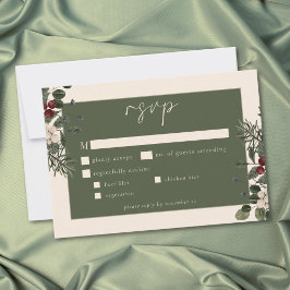Cartão RSVP Elegant Winter Berries & Pine Ivory Wedding