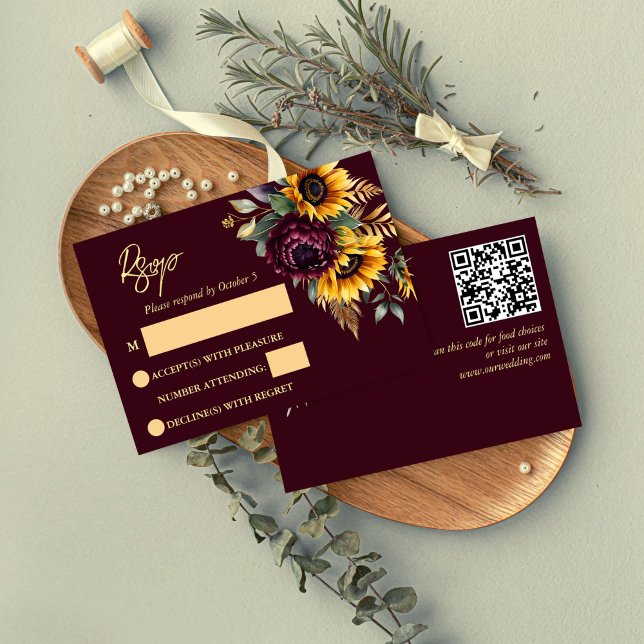 Cartão RSVP Fall Summer Casamentos Burguns (Fall summer wedding burgundy sunflowers QR RSVP card modern casual font rustic wedding RSVP)