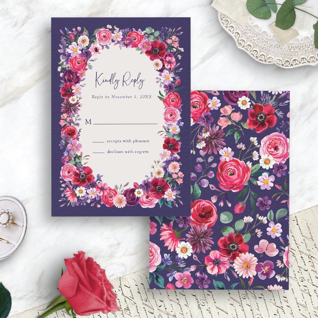 Cartão RSVP Floral Escuro Mal-humorado (Moody Bold Dark Navy Blue Floral RSVP Card by Painted Paperie
)
