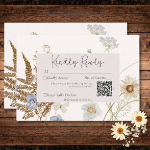 Cartão RSVP Flores selvagens no Código QR de Casamento de Crem
