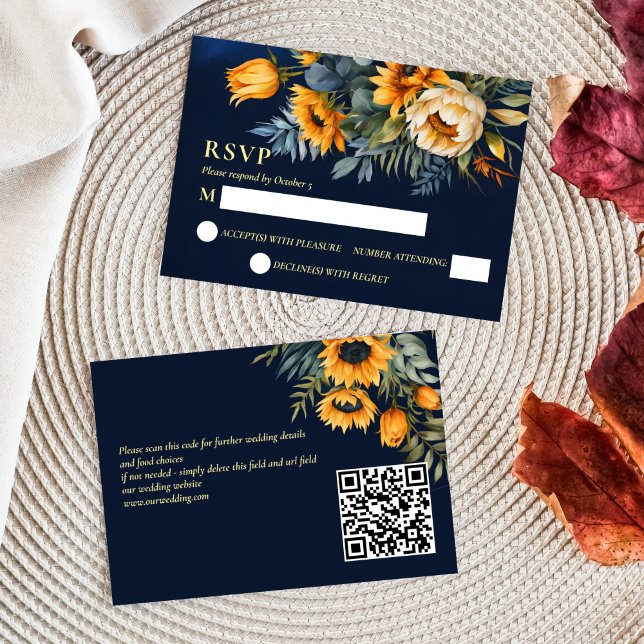 Cartão RSVP girassol azul-rústico do marinho do casamento outo (Fall Summer wedding navy blue rustic sunflowers qr RSVP cards moody dark blue yellow )