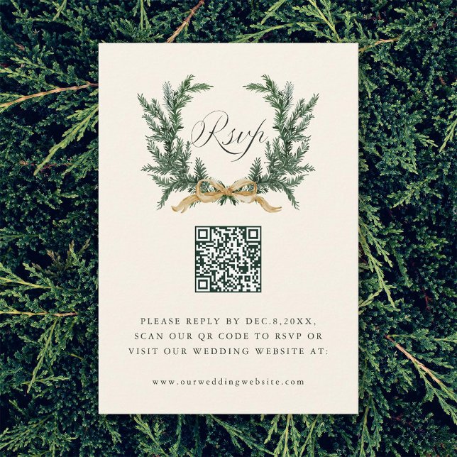 Cartão RSVP Gold Bow & Green Pine Wreath Wedding QR Code Ivory (Criador carregado)