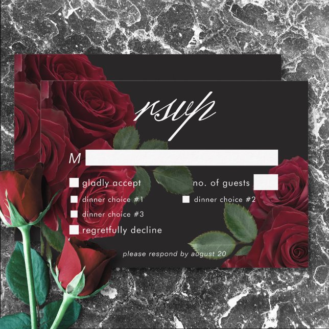 Cartão RSVP Janto Floral de Rosas vermelhas de Sangue Elegante (Elegant Moody Blood Red Roses Floral Dinner RSVP Card)