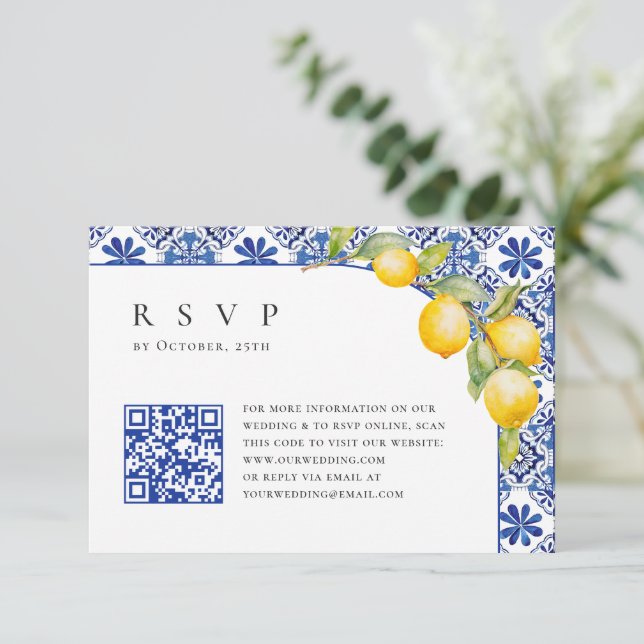 Cartão RSVP Limões do Mediterrâneo Azulejos azuis Código QR de (Em pé/Frente)