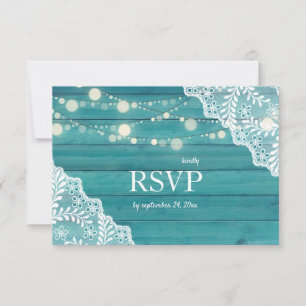 Cartão RSVP Luzes de cadeiras e rendas de madeira azul casando