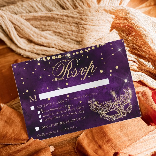 Cartão RSVP Máscara de mascarada elegante roxo dourado brilho  (Criador carregado)