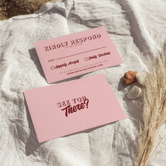 Cartão RSVP Modern Pink Deep Red Retro Bold Unique Wedding  (Criador carregado)
