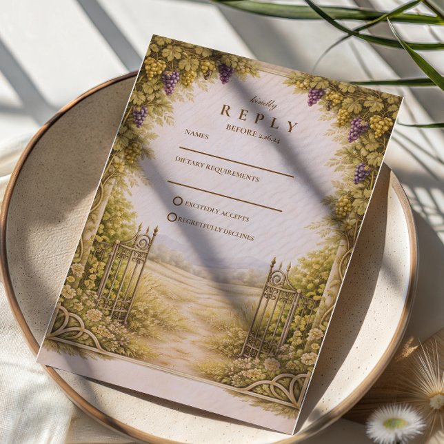 Cartão RSVP Rustic Grape Garden Countryside Wedding (Criador carregado)