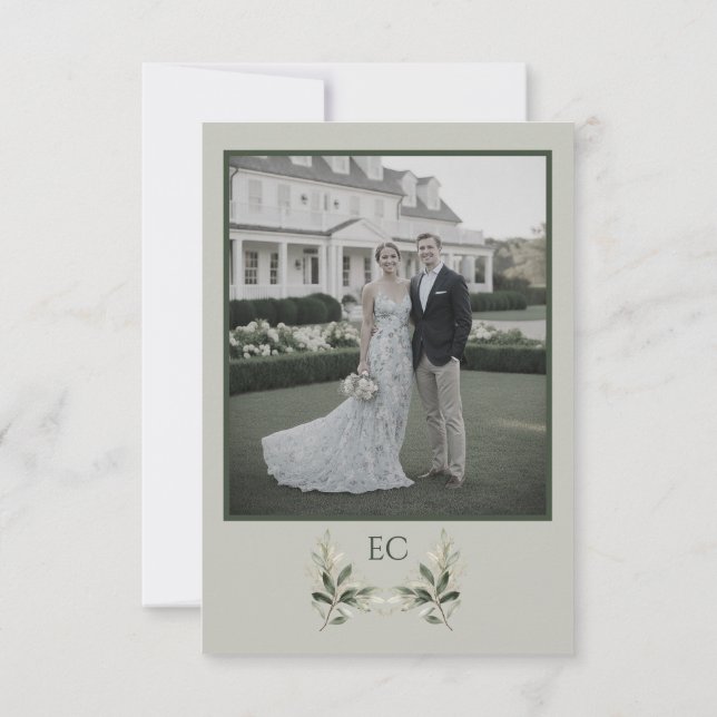 Cartão RSVP Sage Green Olive Branch Monogram Photo Wedding (Verso)