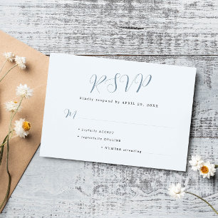 Cartão RSVP Simples casamento de letra cursiva azul moderno em