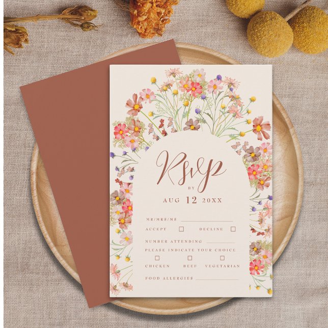 Cartão RSVP Terracota Boho Casamento de Outono (Boho fall wildflower rustic floral arch burgundy and ivory cream wedding rsvp card Elegant script)