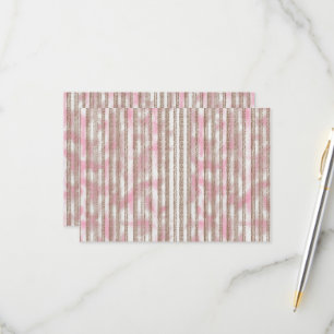Cartão RSVP um fundo listrado rosa e branco