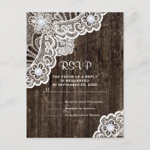 Cartão RSVP Vintage White Lace no casamento de madeira antiga