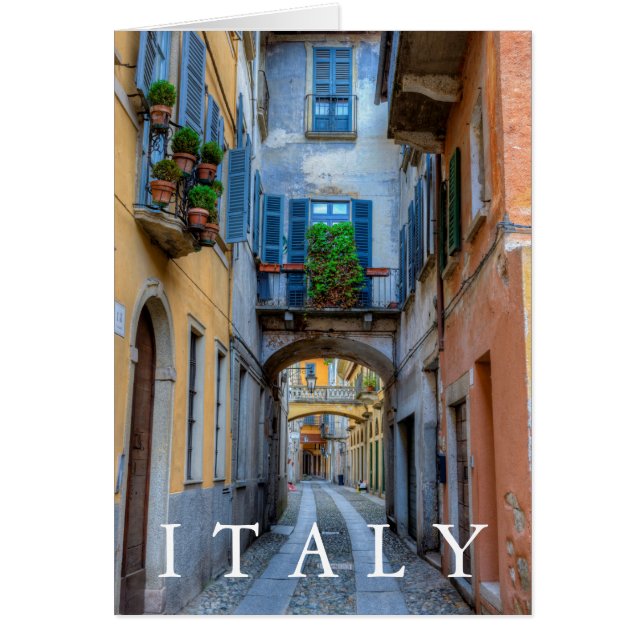 Cartão Rua estreita da cidade, Itália (Frente)